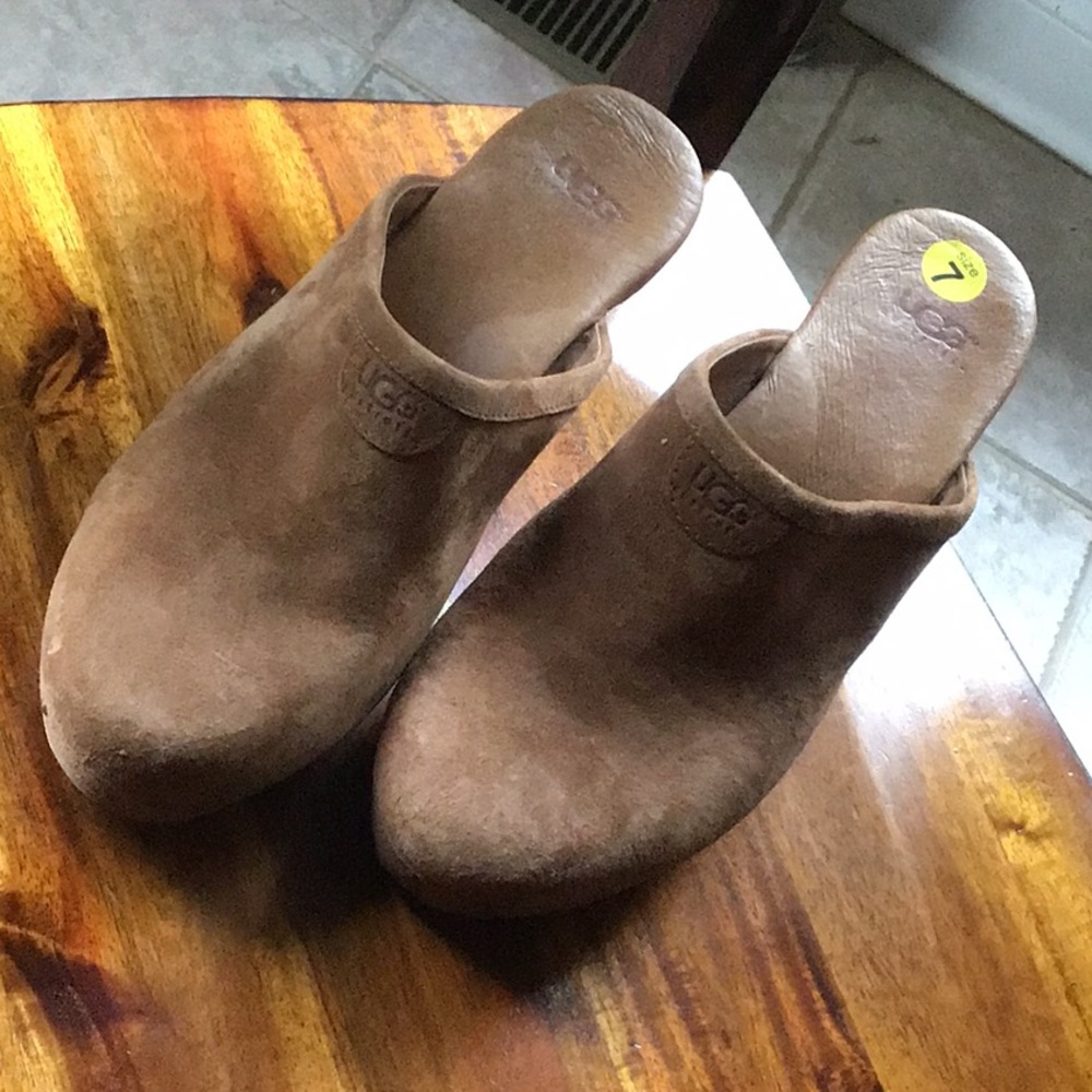 Awesome Ugg suede leather Mules/clogs size 7